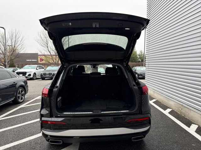 Certified 2025 Audi Q5 Premium w/ Convenience Package image 8