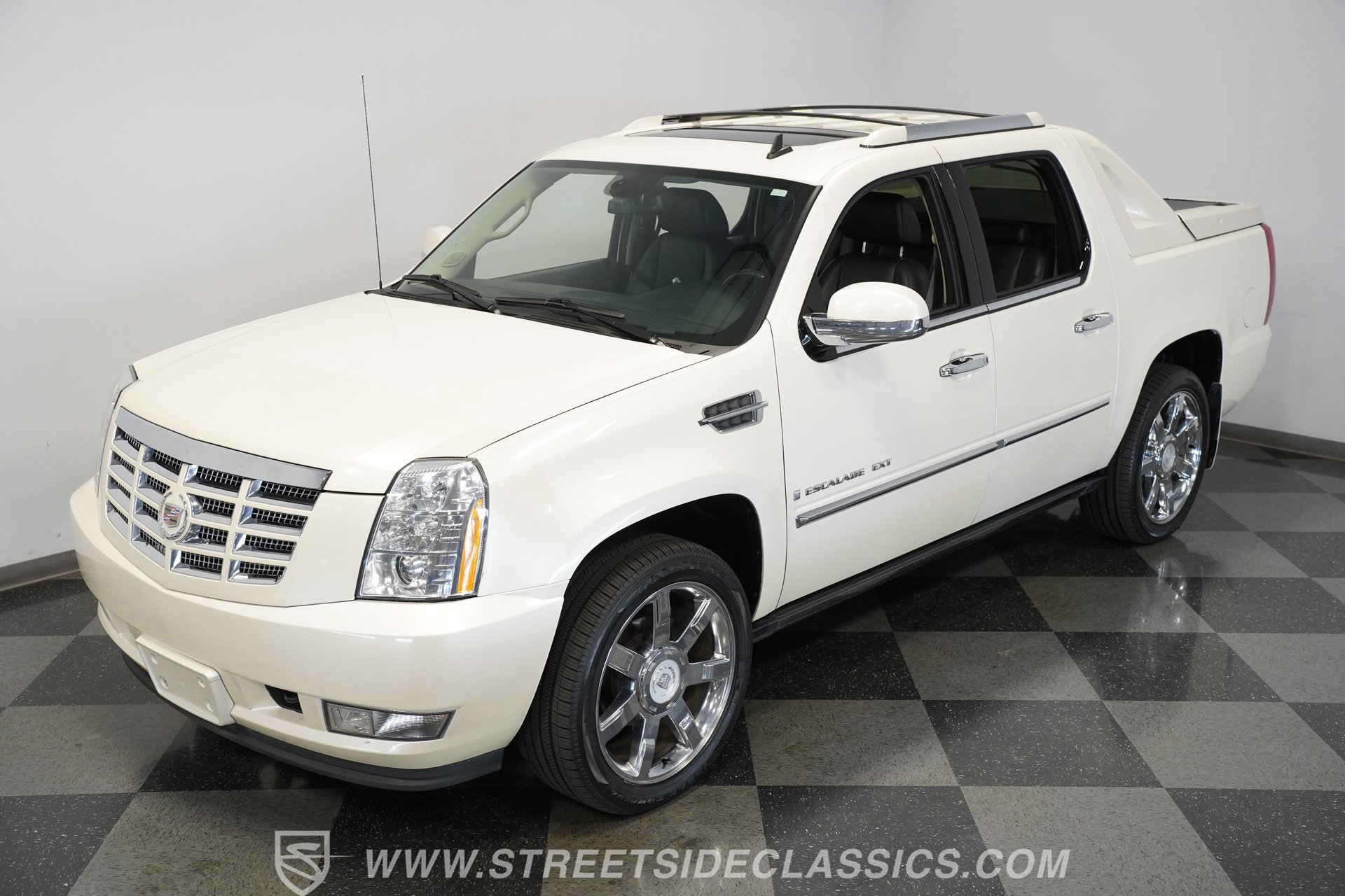 Used 2009 Cadillac Escalade EXT image 7