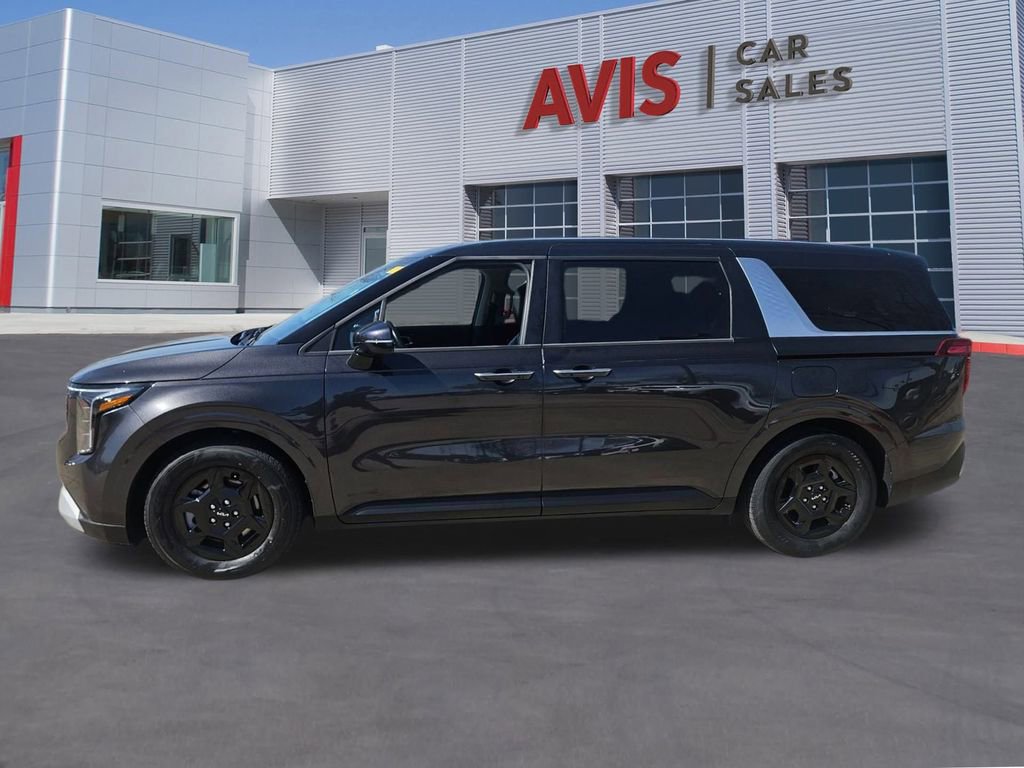 Used 2025 Kia Carnival image 2