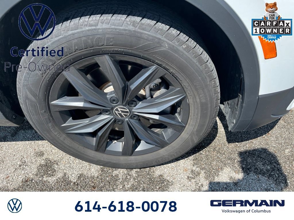 Certified 2024 Volkswagen Tiguan SE w/ Panoramic Sunroof Package AWD/4WD image 12