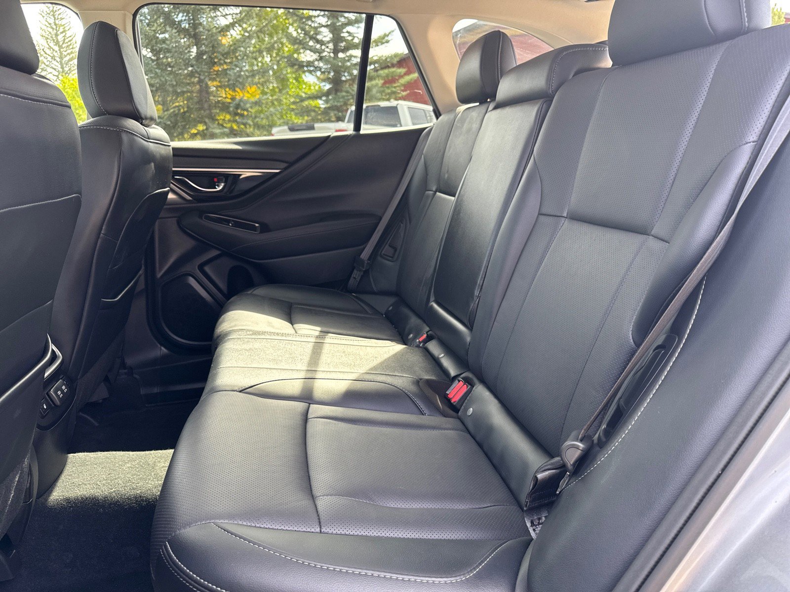 Used 2022 Subaru Outback Limited image 29