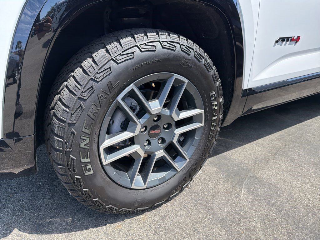 Certified 2026 GMC Terrain AT4 AWD/4WD image 4