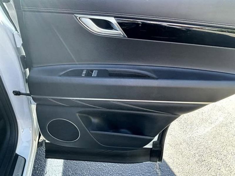 Used 2025 Genesis GV80 2.5T Standard image 26