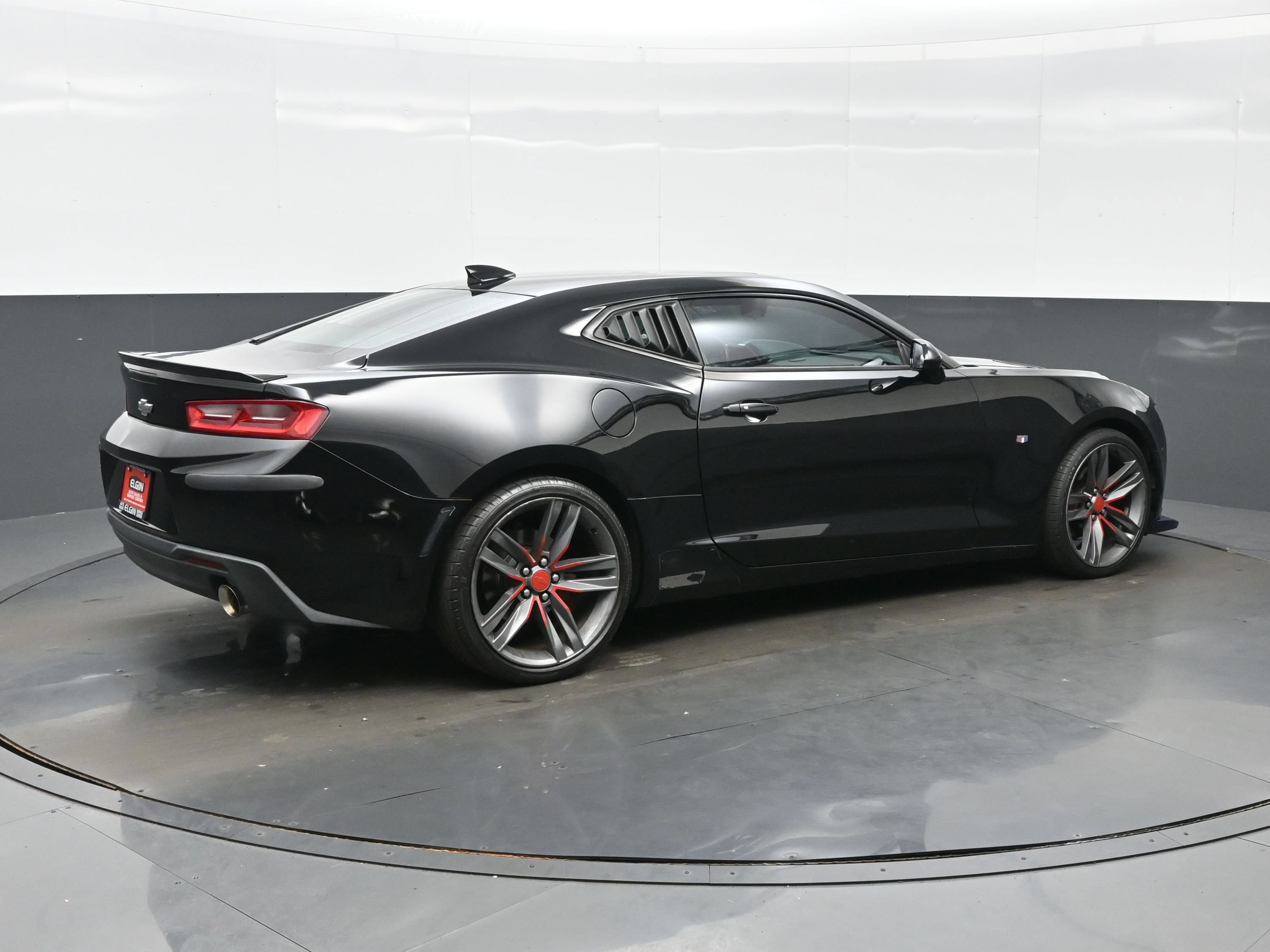 Used 2016 Chevrolet Camaro LT w/ RS Package RWD image 6