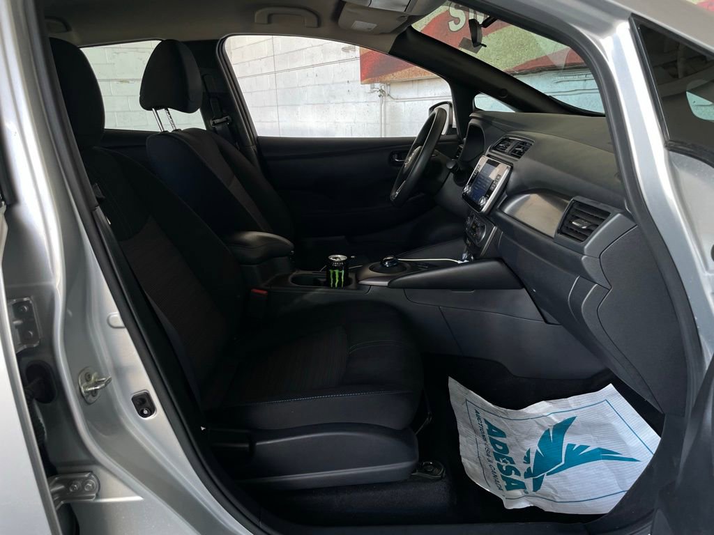 Used 2022 Nissan Leaf S image 18