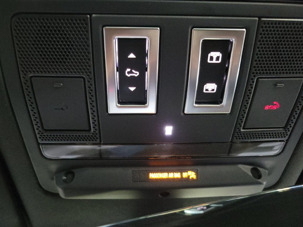 Certified 2024 Land Rover Defender 110 X AWD/4WD image 21