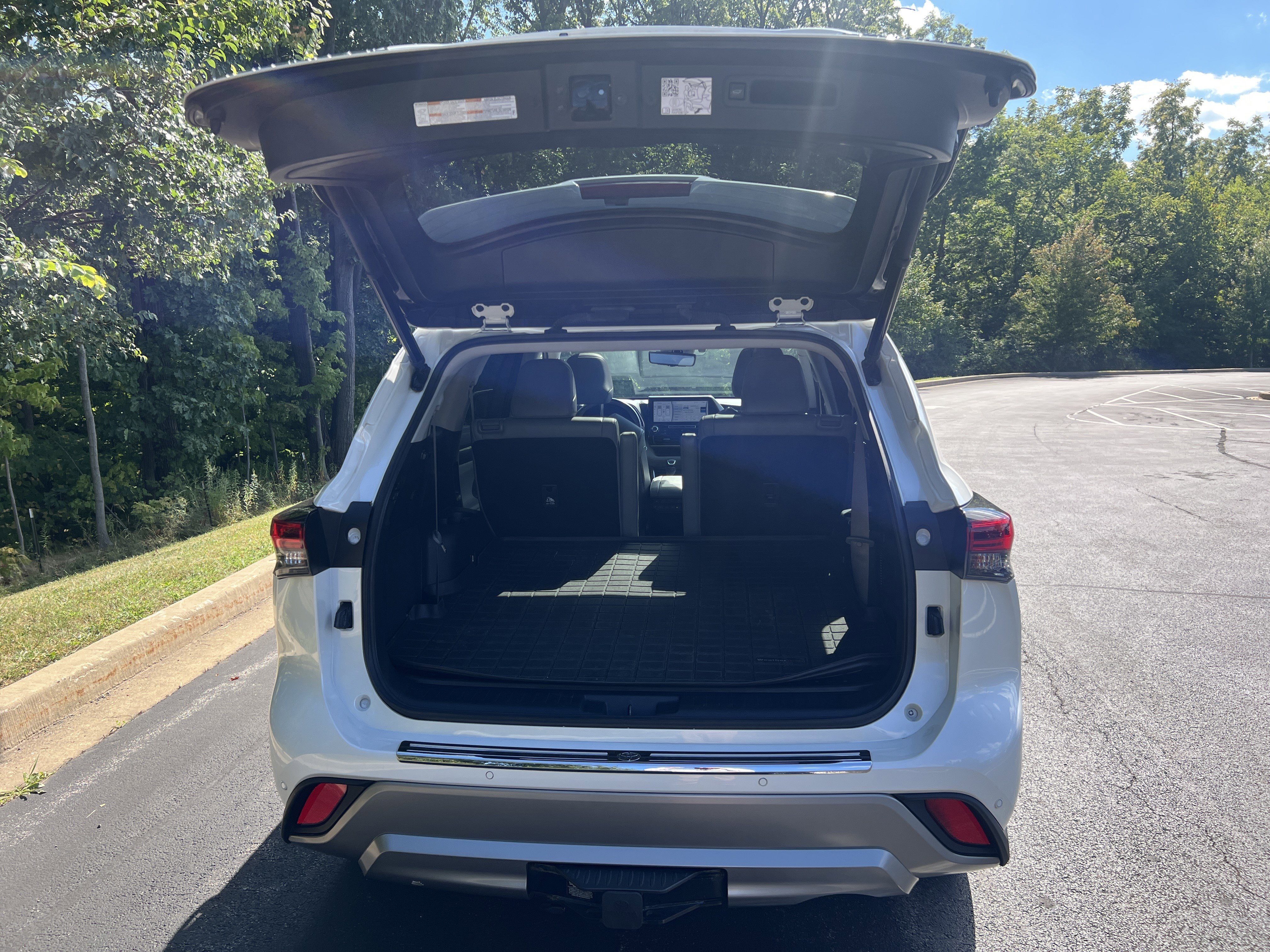 Used 2021 Toyota Highlander Platinum image 32