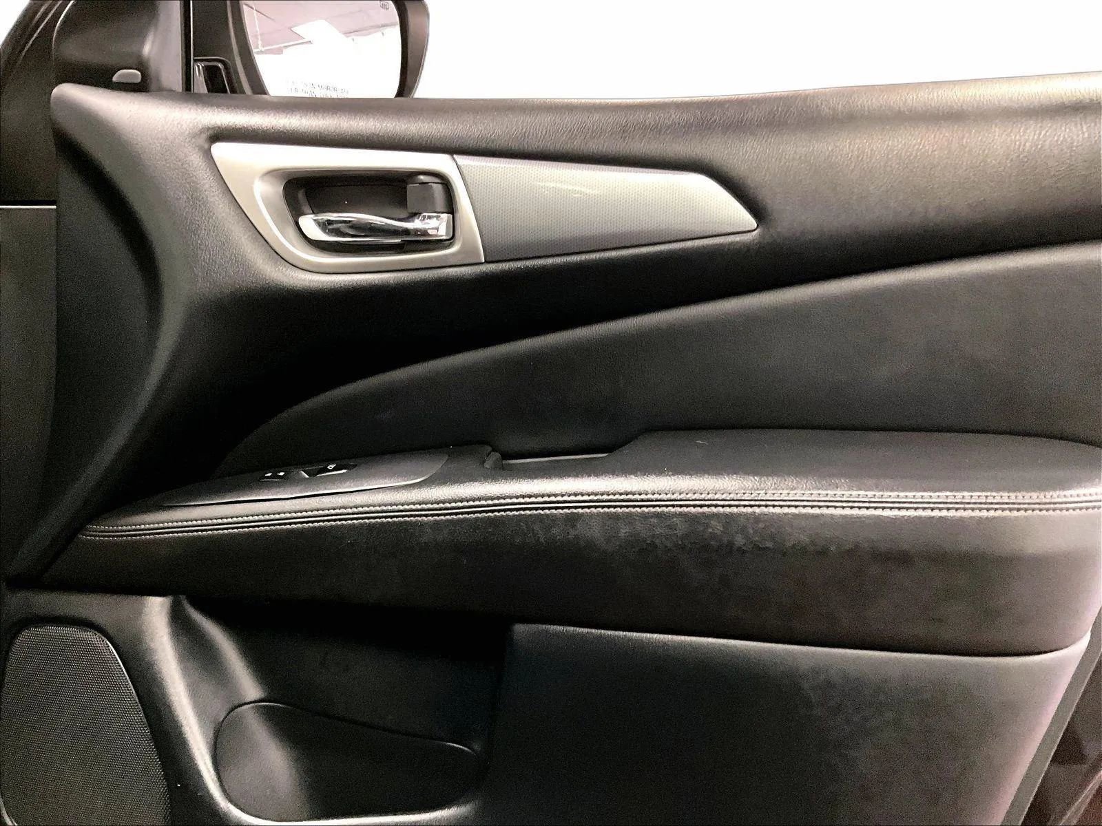 Used 2019 Nissan Pathfinder SL w/ SL Premium Package image 24