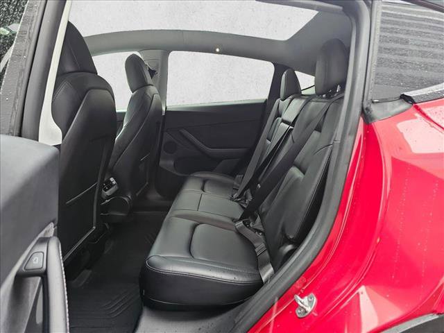 Used 2021 Tesla Model Y Long Range image 15