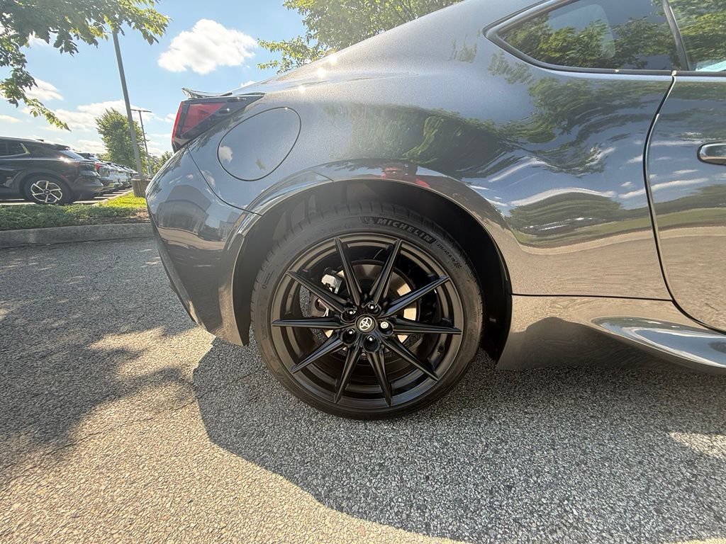 Used 2026 Toyota GR86 Premium w/ ALL Weather Mat Package (TMS) RWD image 27