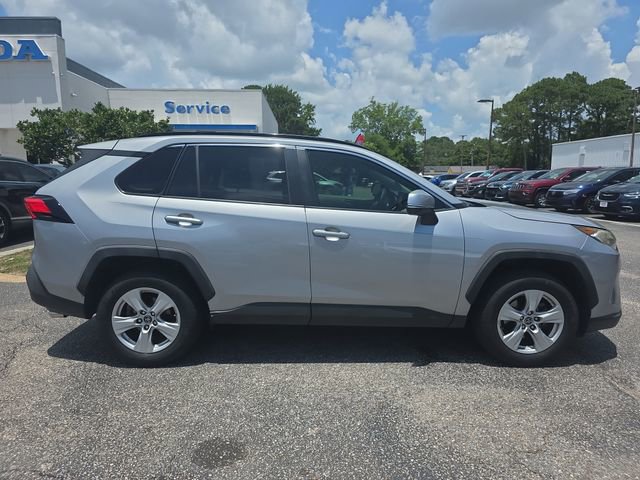 Used 2019 Toyota RAV4 XLE FWD image 3
