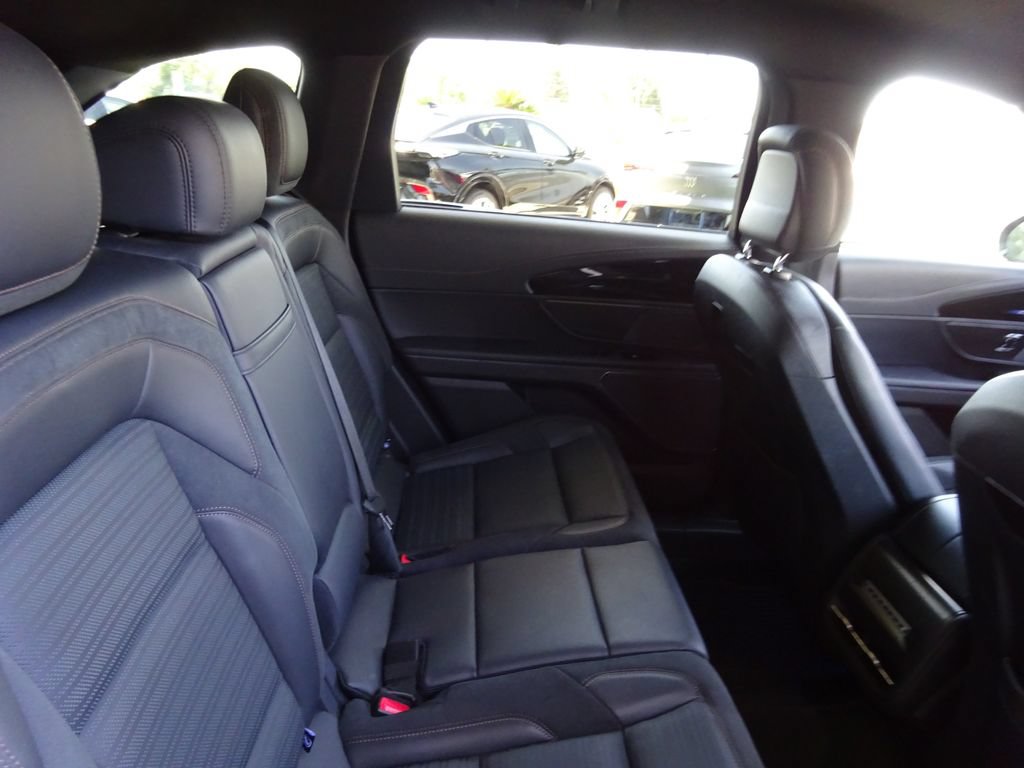 Used 2024 Lincoln Nautilus Reserve w/ Jet Appearance Package (87T) AWD/4WD image 21