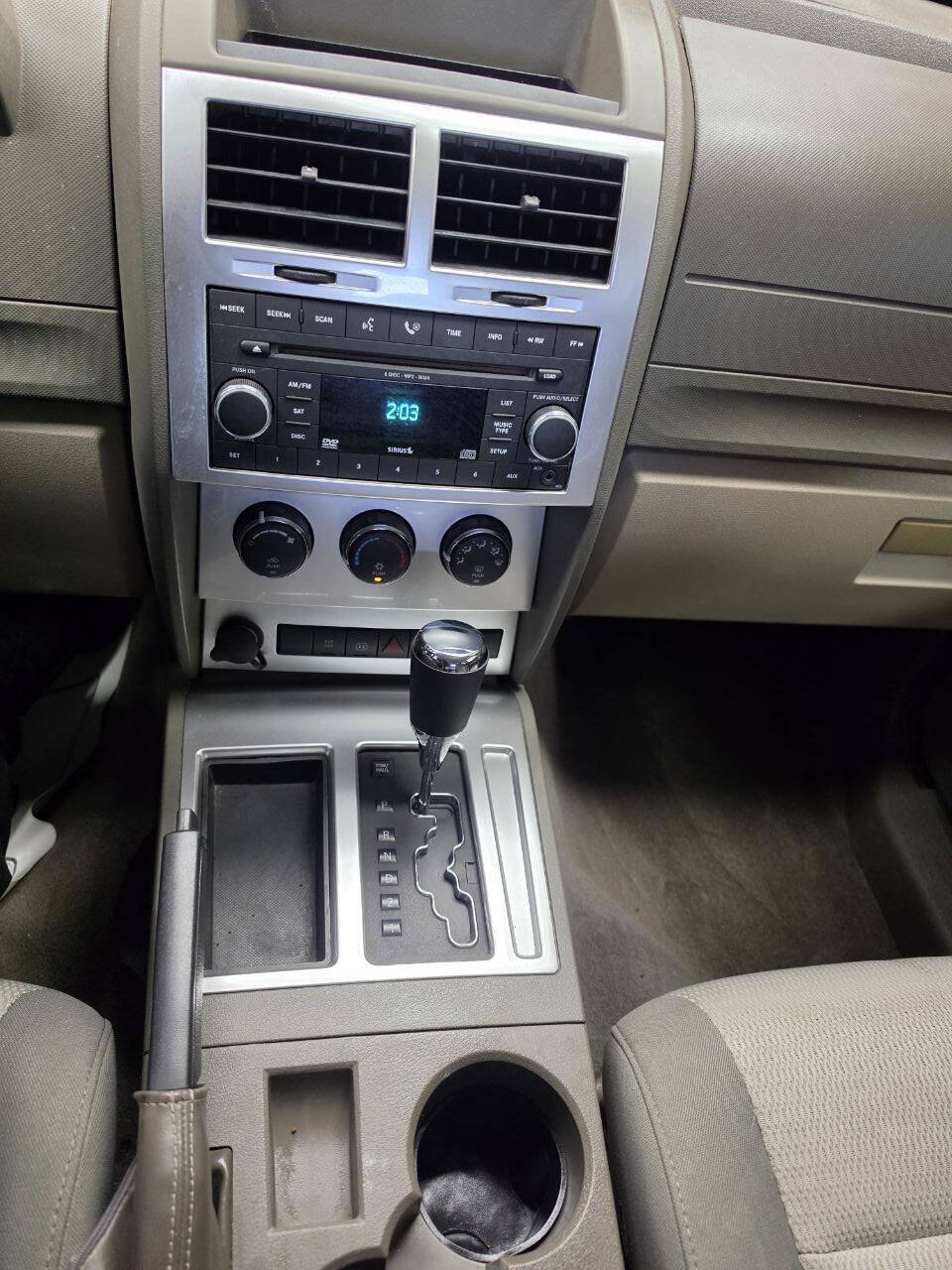 Used 2008 Dodge Nitro SLT w/ Convenience Group RWD image 14
