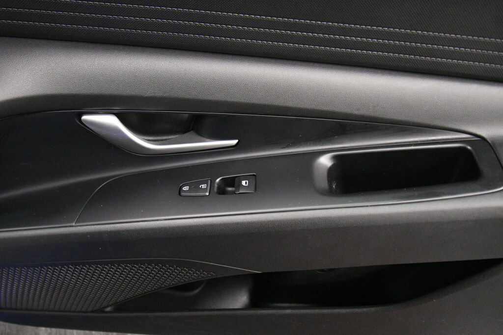 Used 2021 Hyundai Elantra SE image 27