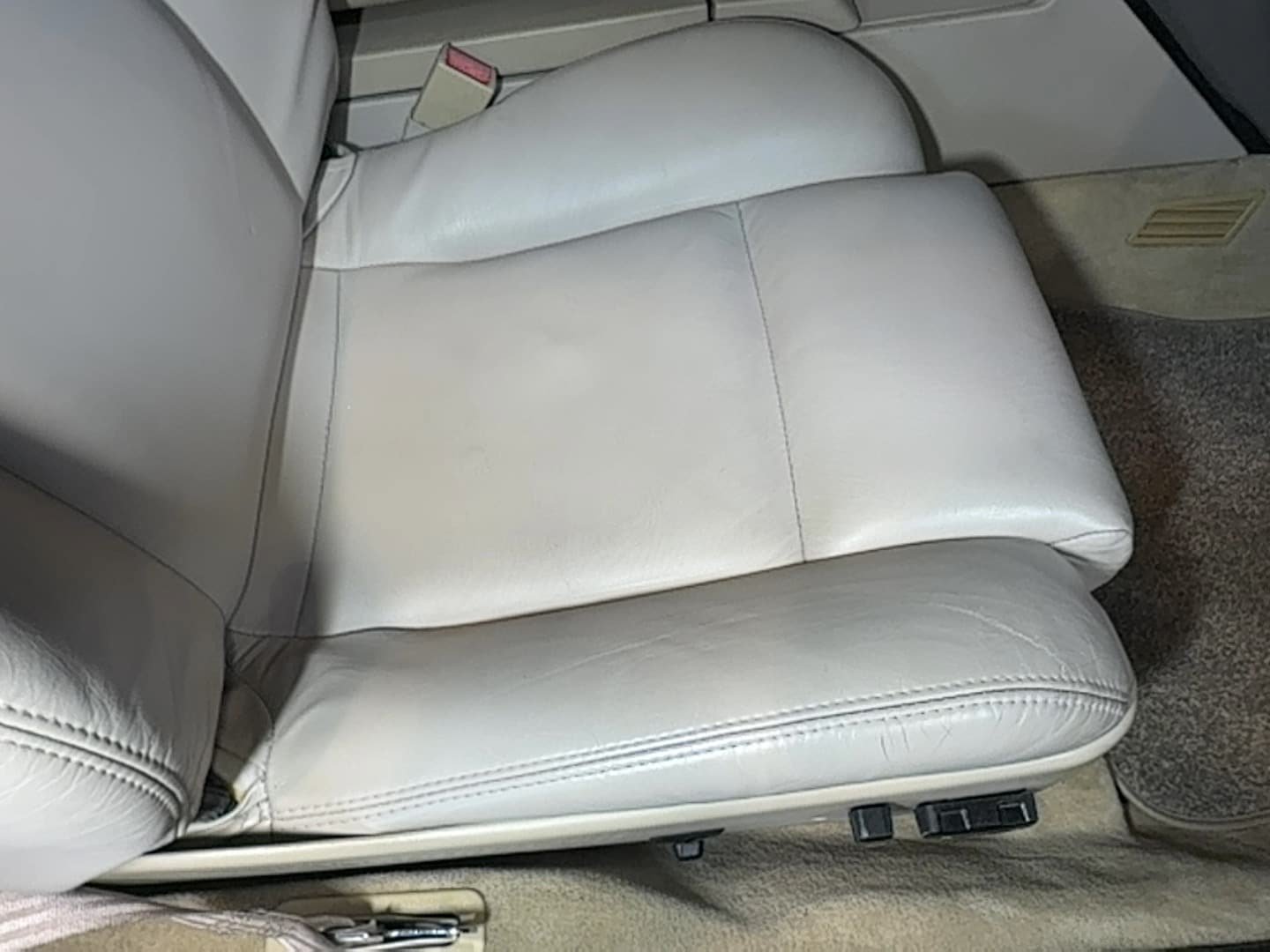 Used 1993 Cadillac Allante FWD image 67