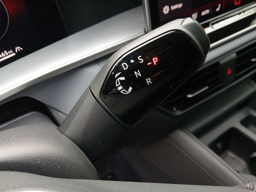 Used 2026 Volkswagen Tiguan SE R-Line AWD/4WD image 25