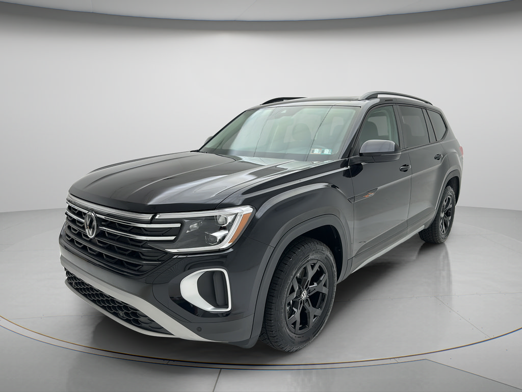 Used 2026 Volkswagen Atlas Peak Edition AWD/4WD image 3