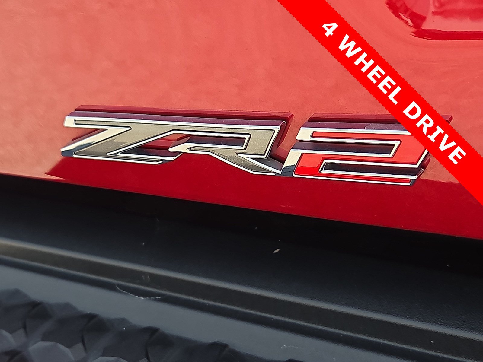 Used 2024 Chevrolet Colorado ZR2 w/ Safety Package AWD/4WD image 8