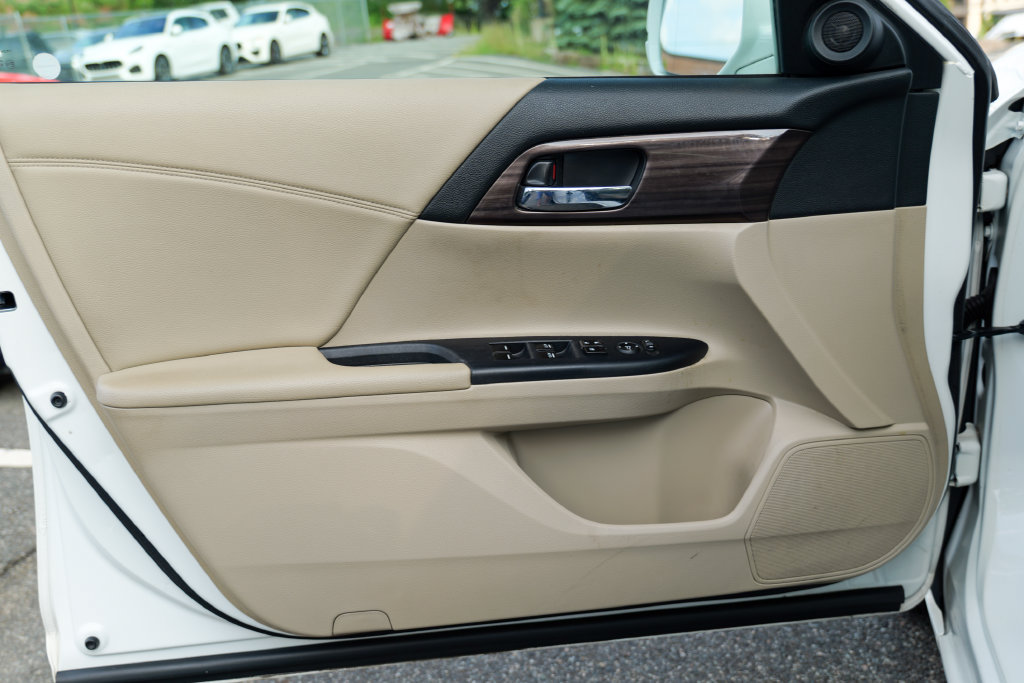 Used 2016 Honda Accord EX image 17