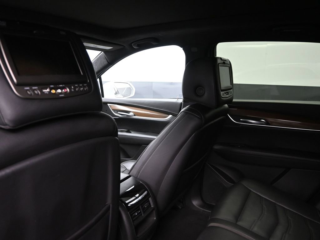 Used 2017 Cadillac XT5 Platinum w/ Driver Assist Package image 12