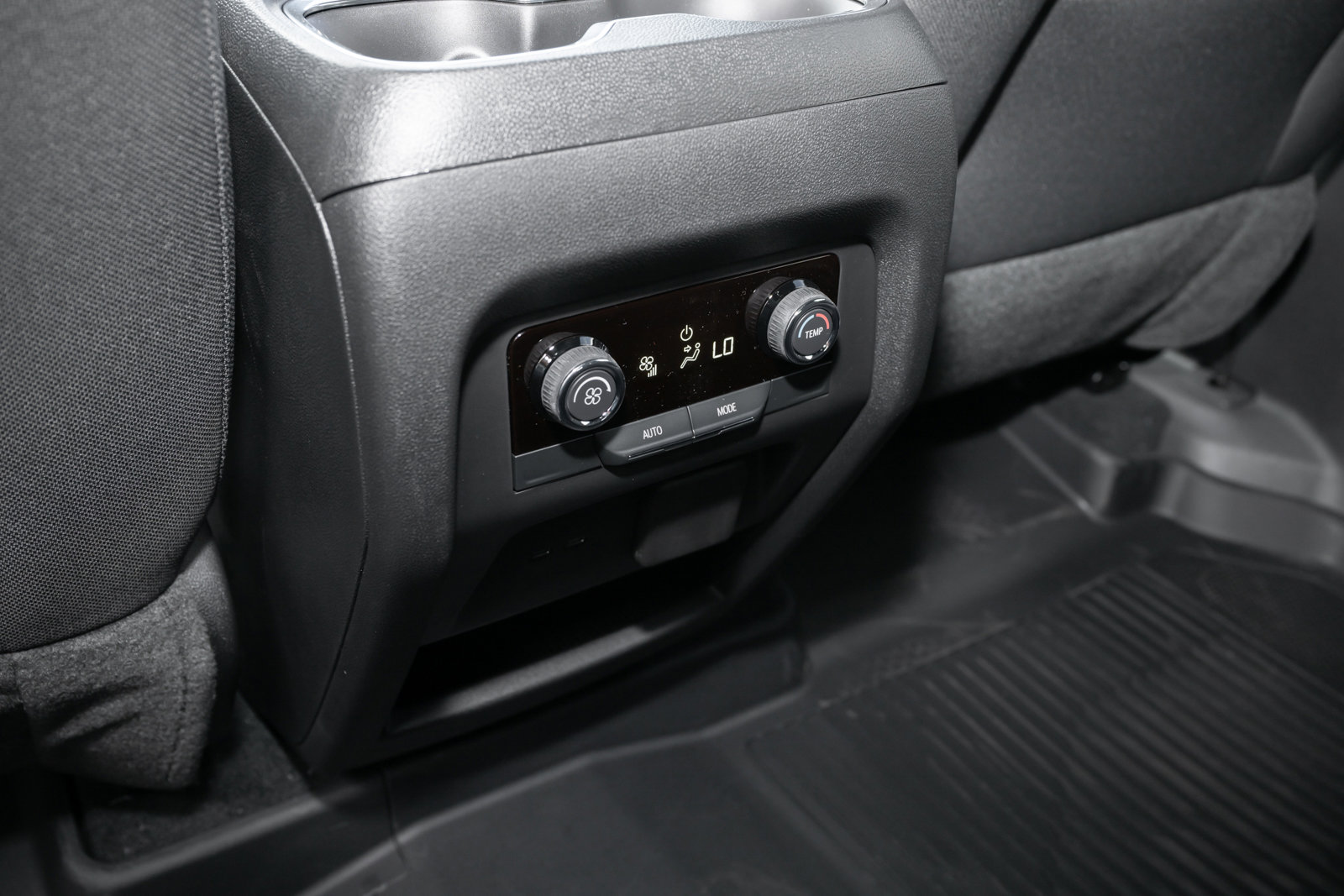 New 2026 Chevrolet Traverse LT w/ Driver Confidence Package image 33