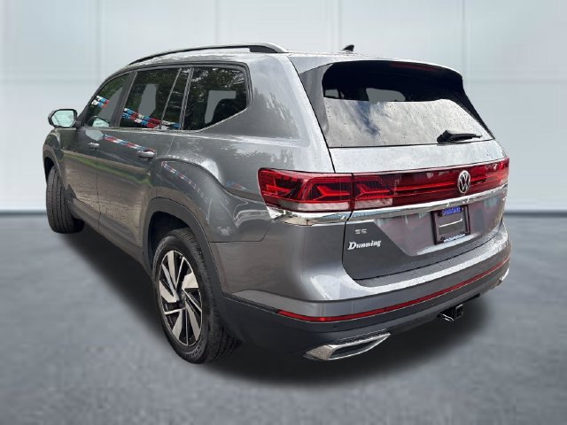 Used 2025 Volkswagen Atlas SE AWD/4WD image 2