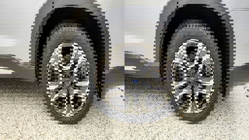 Used 2023 Subaru Ascent Limited AWD/4WD image 15