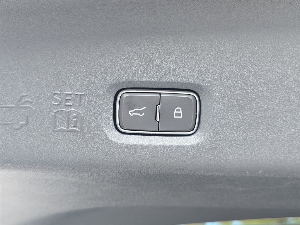 New 2026 Lincoln Navigator Black Label image 13