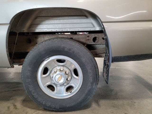 Used 2000 Chevrolet Silverado 2500 LS RWD image 13
