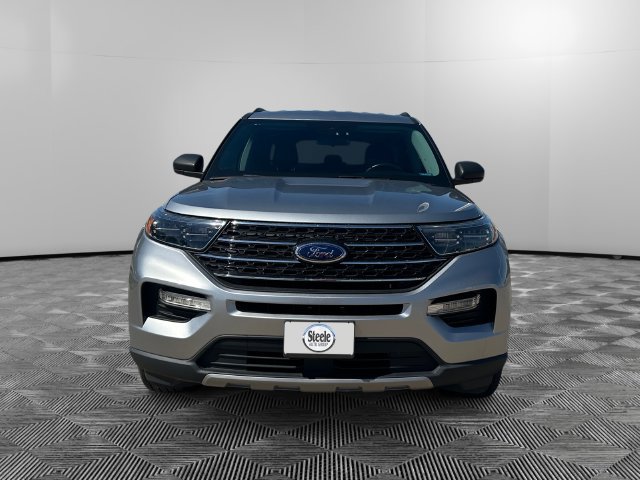 Used 2023 Ford Explorer XLT w/ Equipment Group 202A AWD/4WD image 8