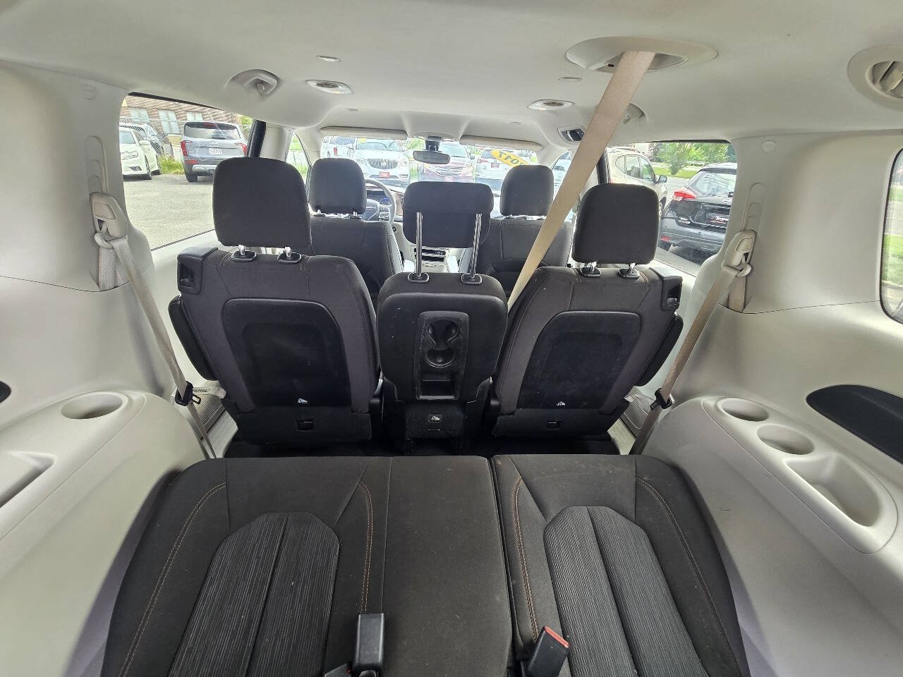 Used 2017 Chrysler Pacifica LX FWD image 39