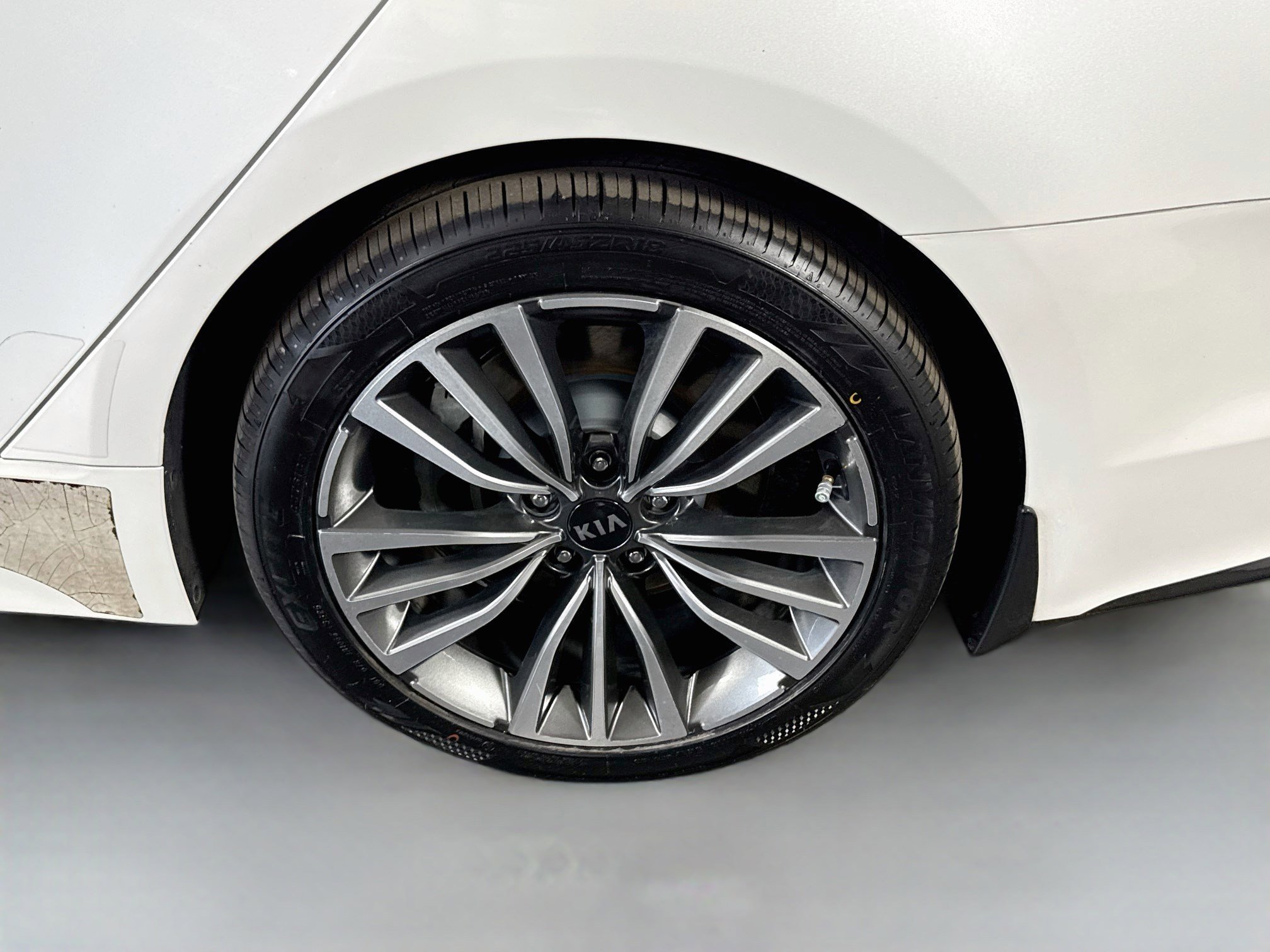 Used 2018 Kia Stinger Premium RWD image 37