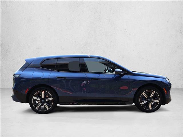 Used 2023 BMW iX xDrive50 w/ Sport Package AWD/4WD image 5