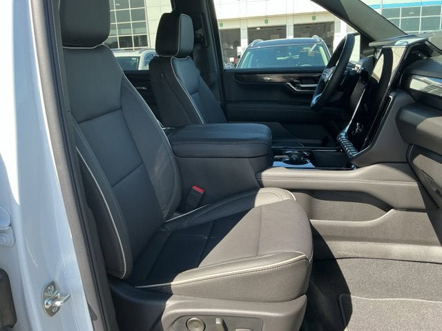 New 2027 GMC Yukon Elevation w/ Elevation Premium Package AWD/4WD image 19