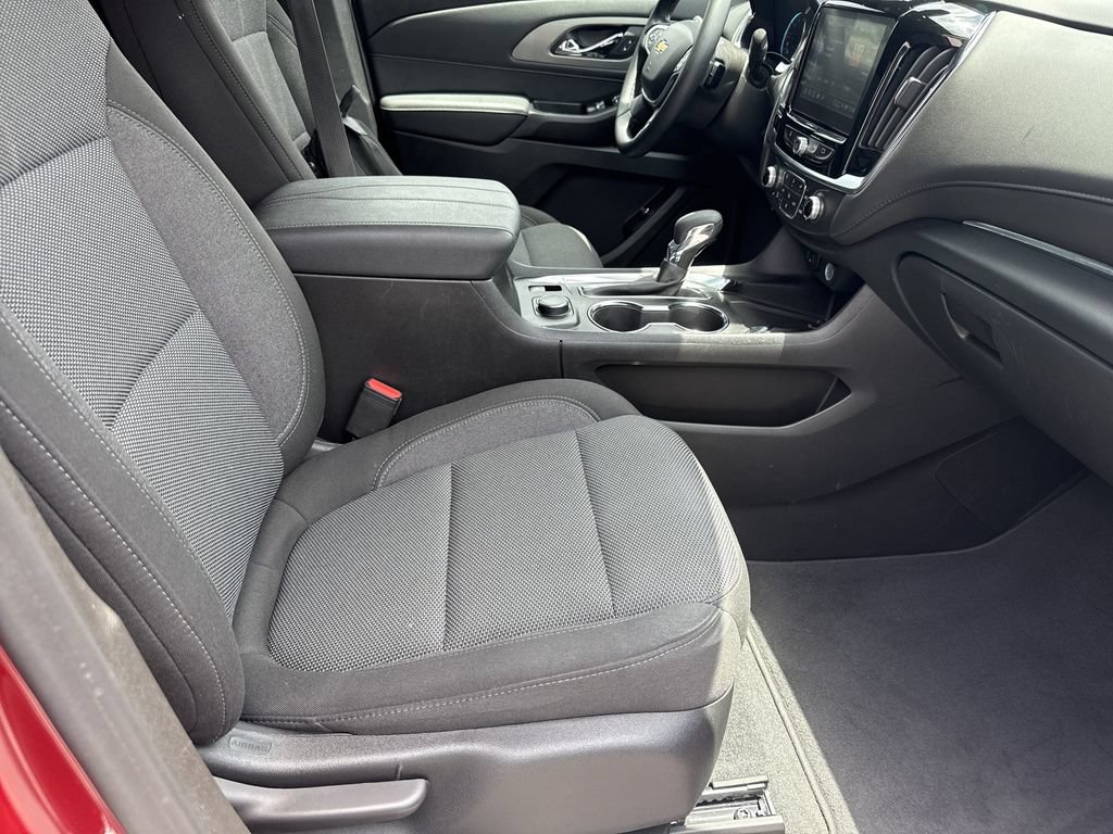 Used 2023 Chevrolet Traverse LT FWD image 13