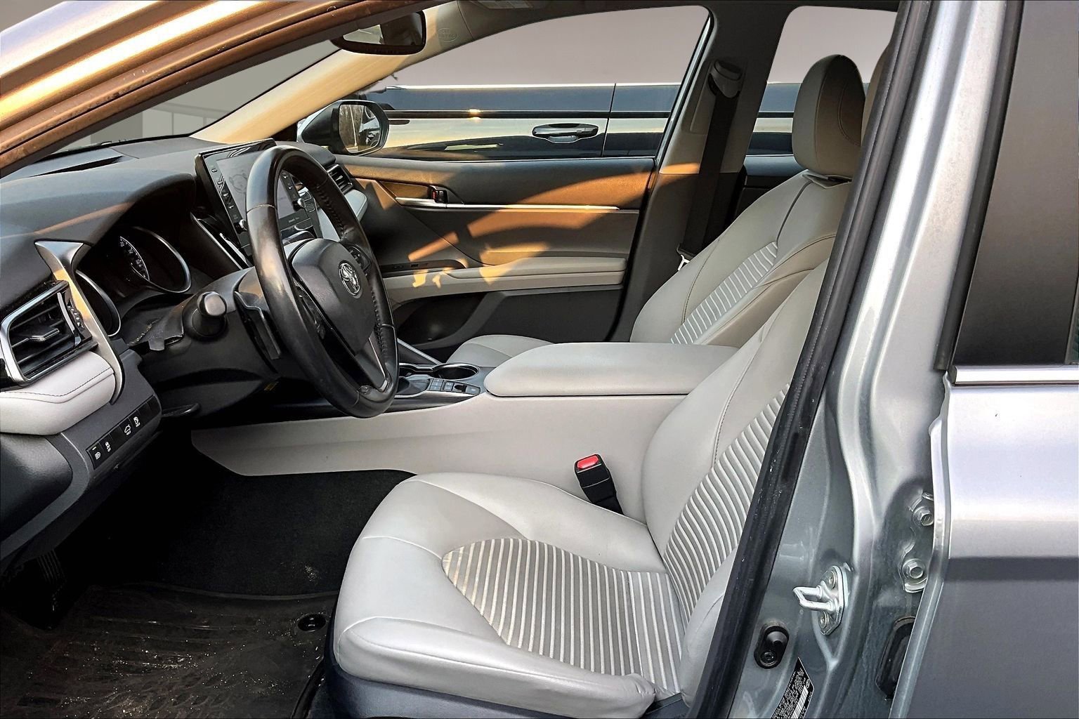 Used 2023 Toyota Camry SE w/ Audio Upgrade Package image 21