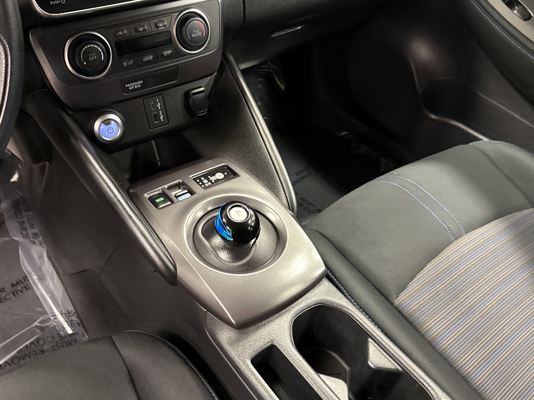 Used 2024 Nissan Leaf S image 9