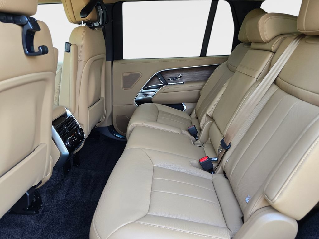 New 2026 Land Rover Range Rover Long Wheelbase SE AWD/4WD image 14