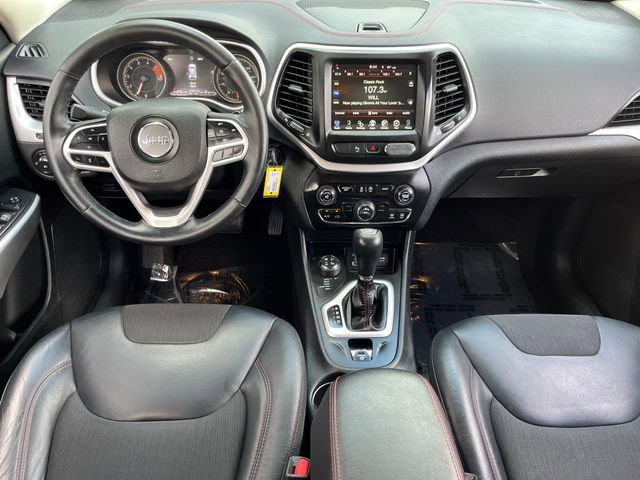 Used 2017 Jeep Cherokee Trailhawk AWD/4WD image 15