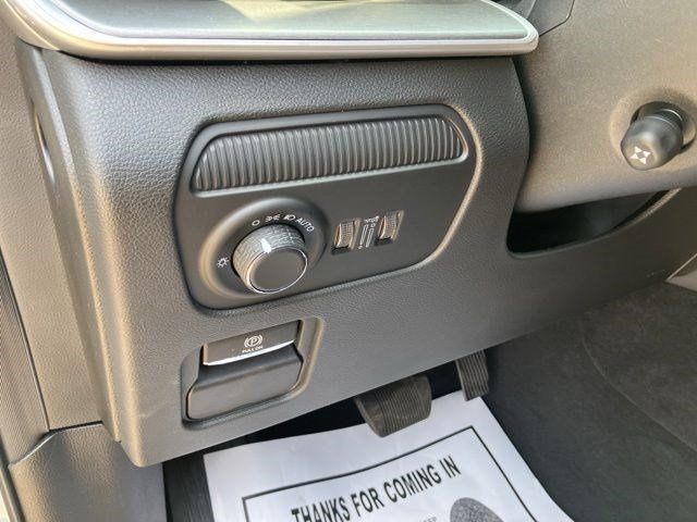 New 2026 Jeep Grand Wagoneer Limited w/ Convenience Group I AWD/4WD image 13