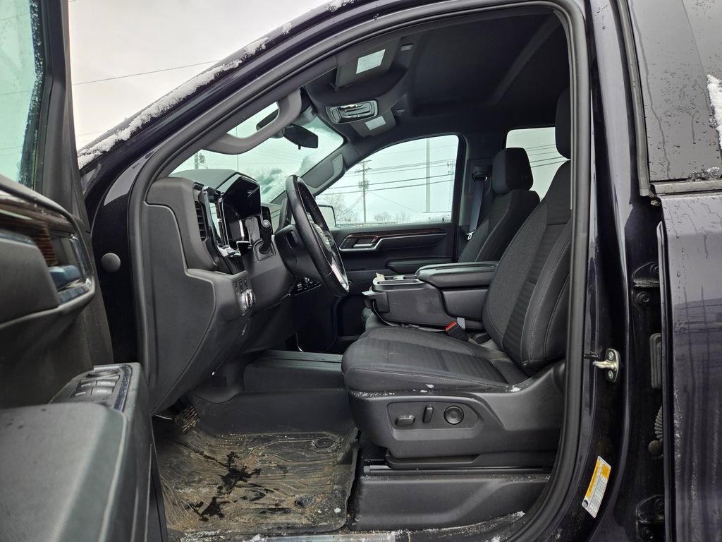 Used 2023 GMC Sierra 1500 Elevation w/ LPO, Elevation Black Package image 10