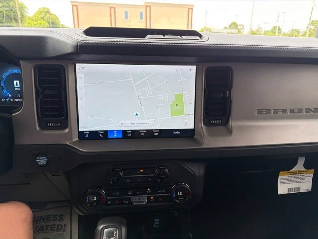 Used 2025 Ford Bronco Outer Banks AWD/4WD image 18