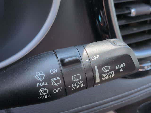 Used 2020 Chrysler Pacifica Limited FWD image 29