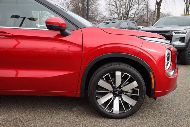 Used 2025 Mitsubishi Outlander SEL image 14