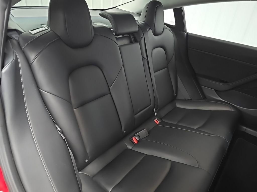 Used 2018 Tesla Model 3 Long Range image 16