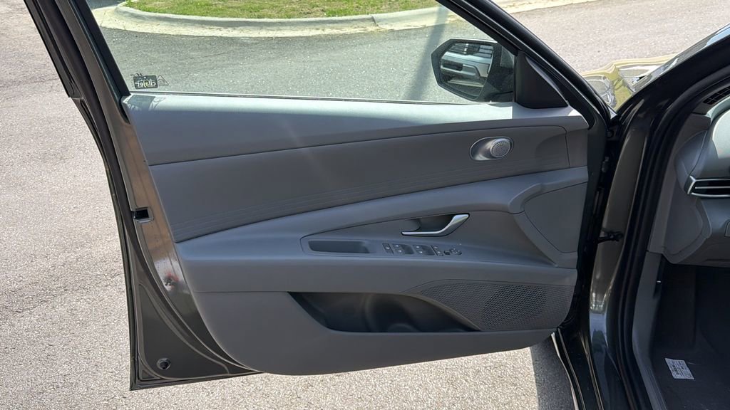 New 2026 Hyundai Elantra SE image 10