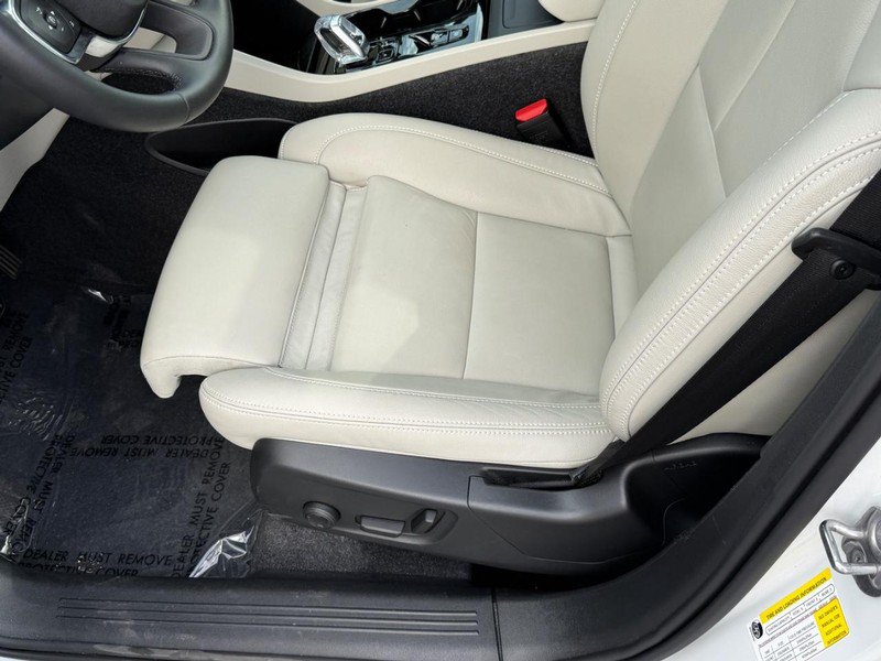 Used 2026 Volvo XC40 B5 Plus AWD/4WD image 18