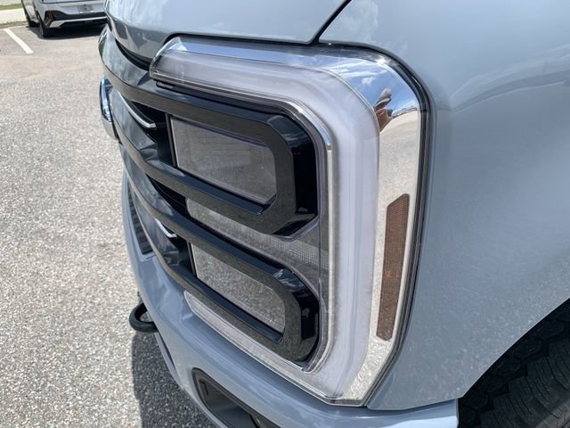 New 2025 Ford F350 Platinum w/ FX4 Off-Road Package image 9