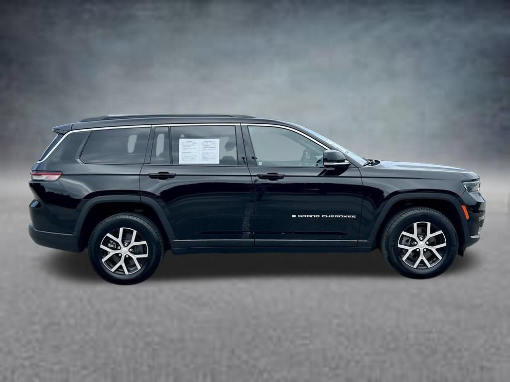 Used 2024 Jeep Grand Cherokee L Limited RWD image 4
