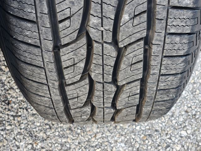 Used 2023 Buick Envision Essence image 11